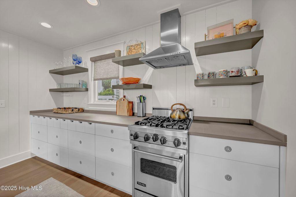 Image 16 of property listing at 7 Isle Of Skye Crescent, Southport, NC 28461