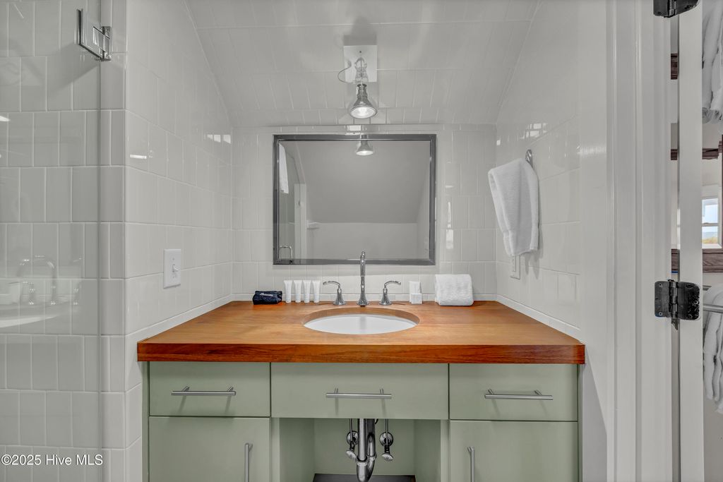 Image 31 of property listing at 7 Isle Of Skye Crescent, Southport, NC 28461