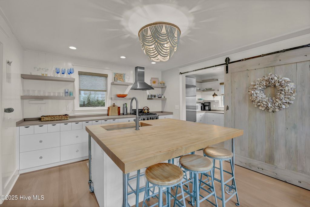 Image 5 of property listing at 7 Isle Of Skye Crescent, Southport, NC 28461