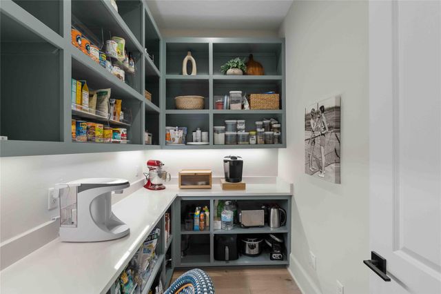 4704 Almirante CV, Austin, TX 78738