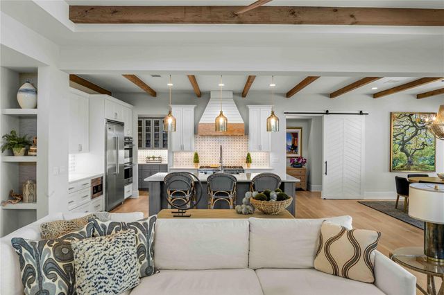 4704 Almirante CV, Austin, TX 78738