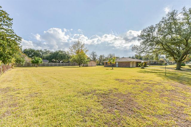 12615 Britt Road, Pearland, TX 77581