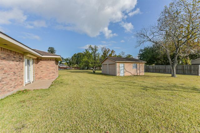 12615 Britt Road, Pearland, TX 77581