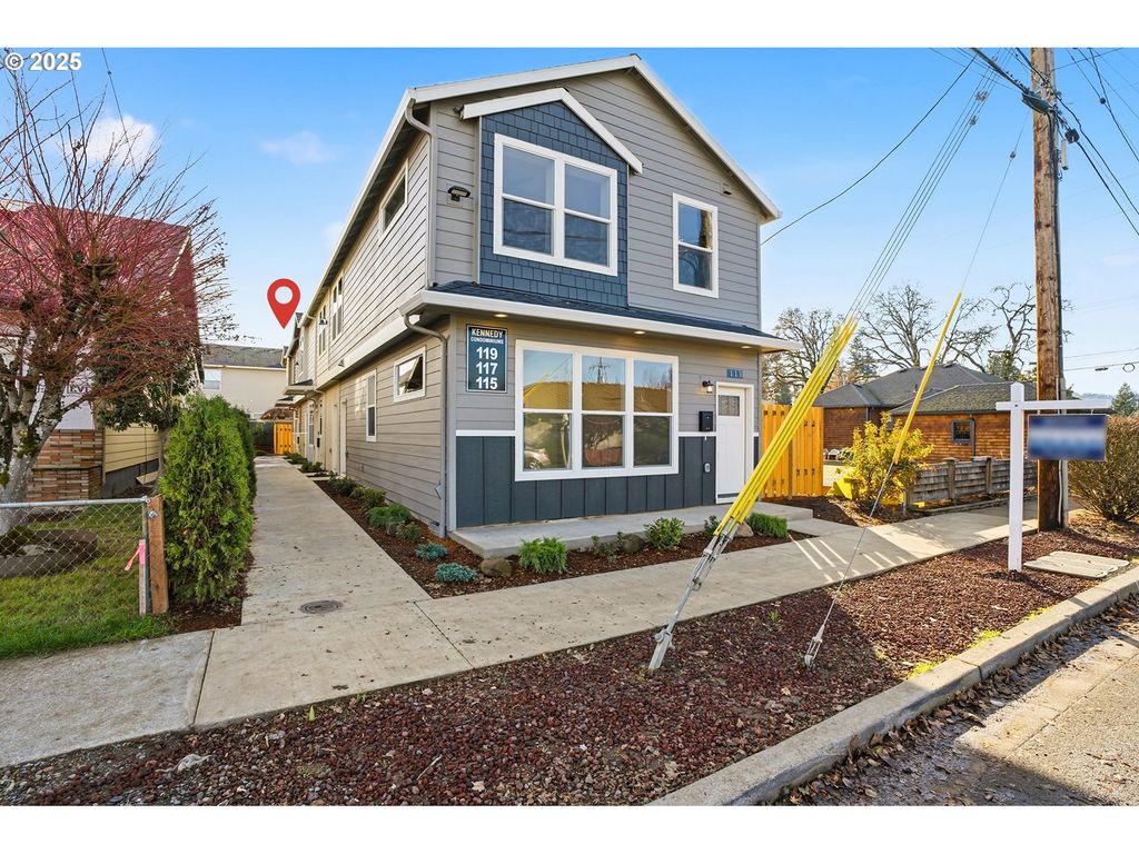 115 E Jersey St, Gladstone, OR 97027