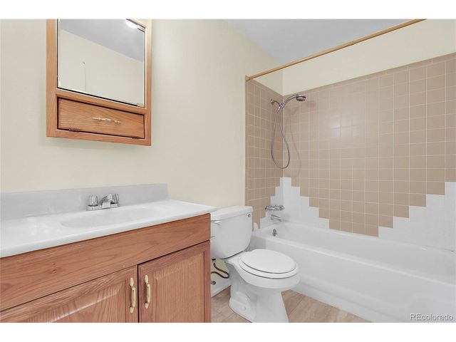 2325 S Linden Ct 206, Denver, CO 80222