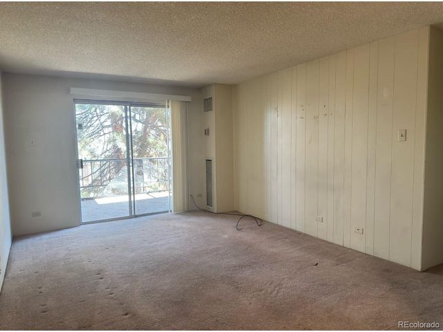 2325 S Linden Ct 206, Denver, CO 80222