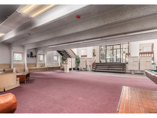 2325 S Linden Ct 206, Denver, CO 80222