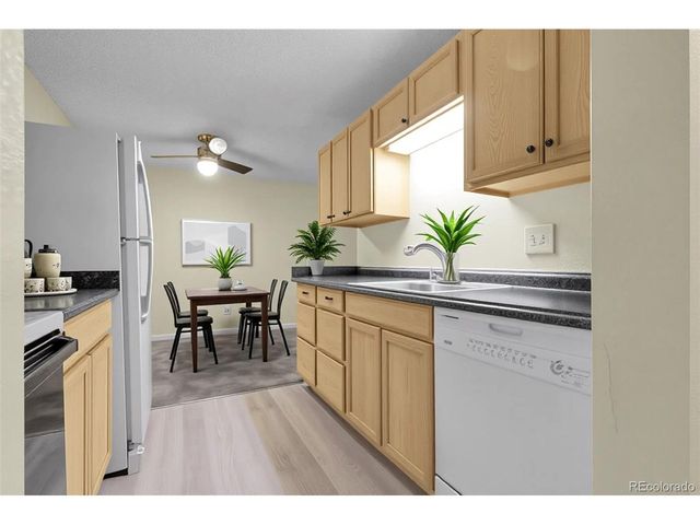 2325 S Linden Ct 206, Denver, CO 80222