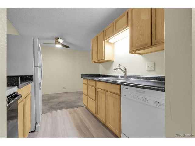 2325 S Linden Ct 206, Denver, CO 80222