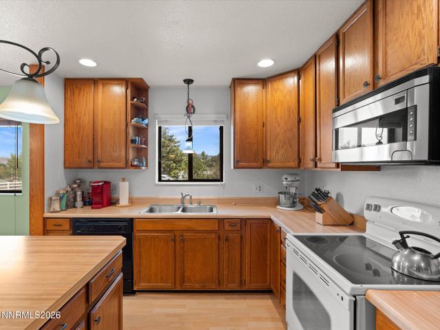 3642 Cindys Trail, Carson City, NV 89705