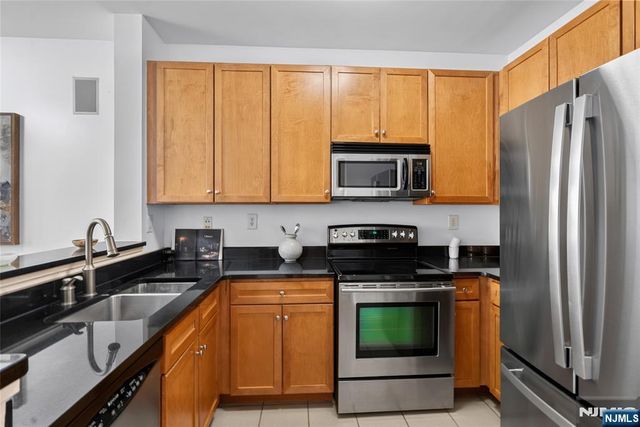 24 Ave At Port Imperial 140, West New York, NJ 07093