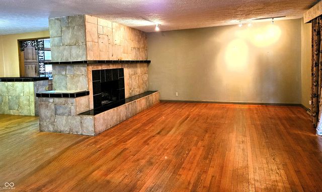 5211 Kessler Boulevard North Drive, Indianapolis, IN 46228