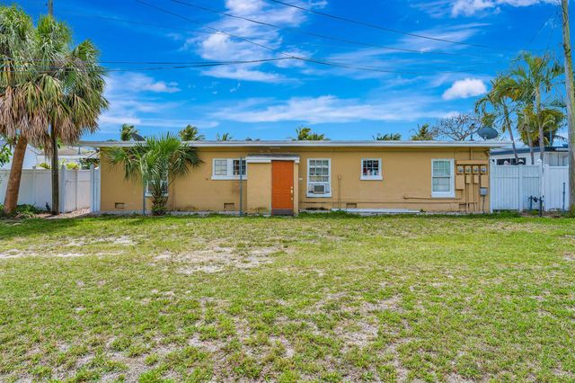 505 Foresteria Drive, Lake Park, FL 33403