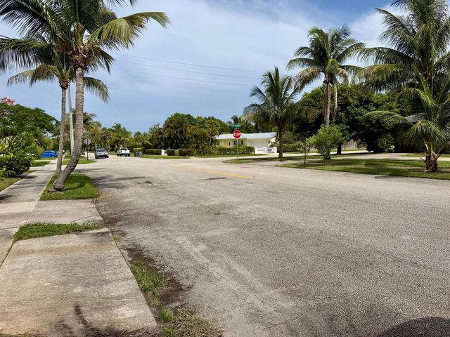 505 Foresteria Drive, Lake Park, FL 33403