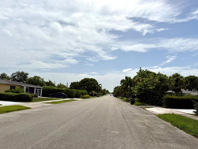505 Foresteria Drive, Lake Park, FL 33403