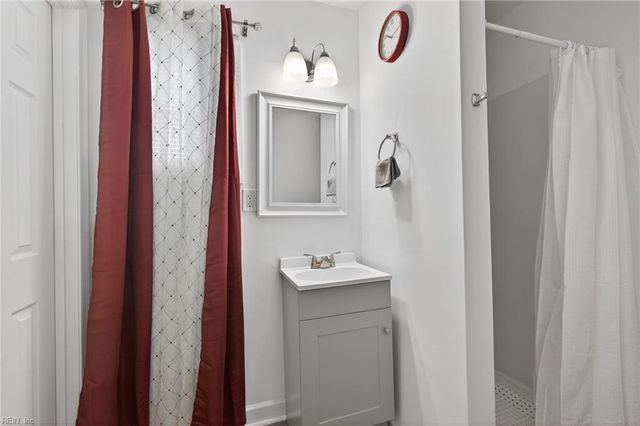 915 36th ST, Newport News, VA 23607