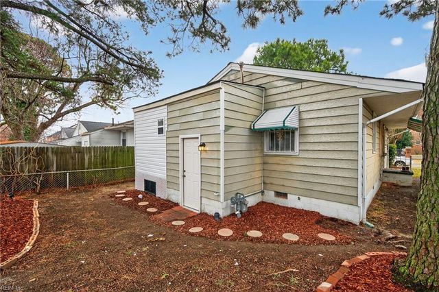 915 36th ST, Newport News, VA 23607