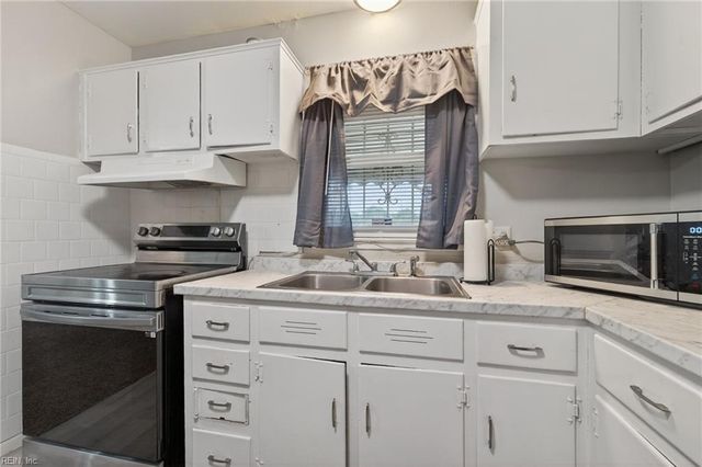 915 36th ST, Newport News, VA 23607