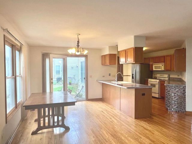 780 Sigmund Road, Naperville, IL 60563