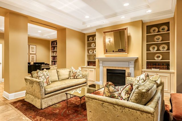 4242 Lomo Alto N 57, Dallas, TX 75219