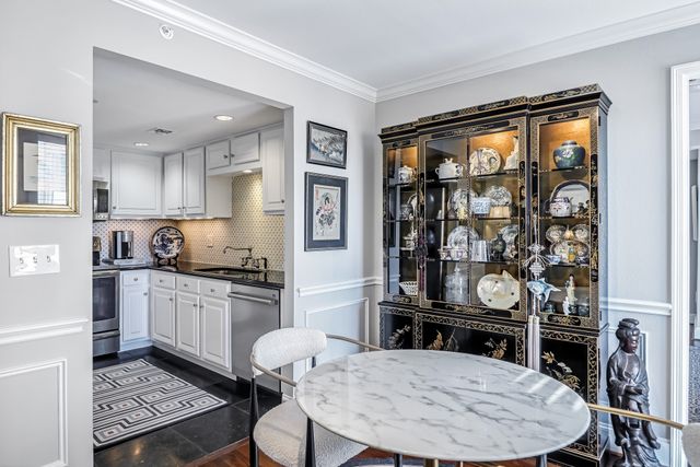 4242 Lomo Alto N 57, Dallas, TX 75219