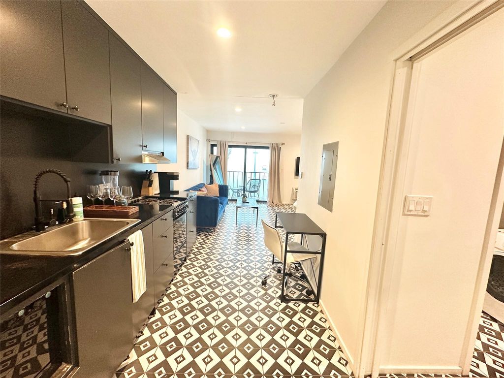 201 Academy DR, Austin, TX 78704