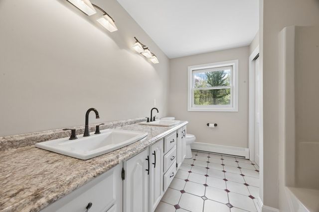 11 Kittredge Road, Spencer, MA 01562