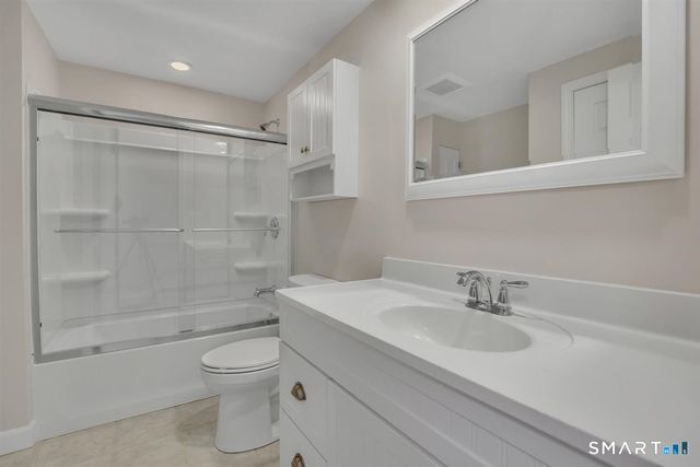 8 Blue Meadow Road, Middletown, CT 06457