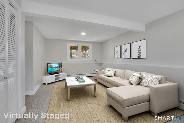 8 Blue Meadow Road, Middletown, CT 06457