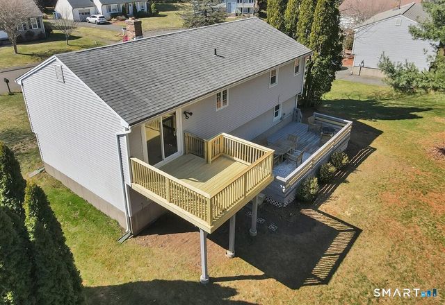 8 Blue Meadow Road, Middletown, CT 06457