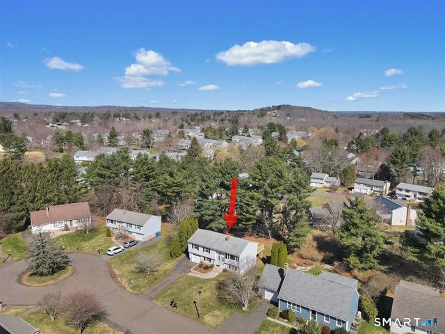 8 Blue Meadow Road, Middletown, CT 06457