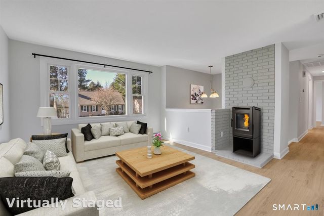 8 Blue Meadow Road, Middletown, CT 06457