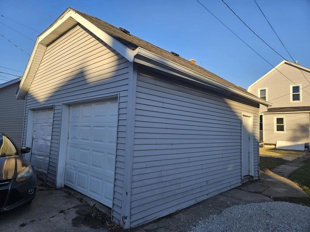 1604 Grange AVENUE, Racine, WI 53405