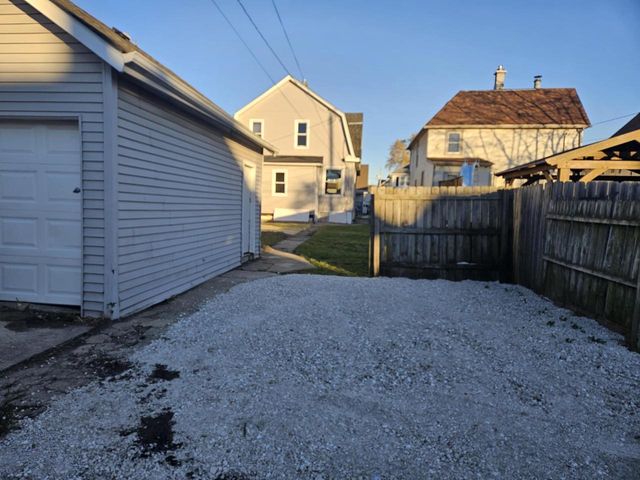 1604 Grange AVENUE, Racine, WI 53405