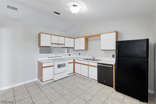 1409 SW 11th PL, Cape Coral, FL 33991