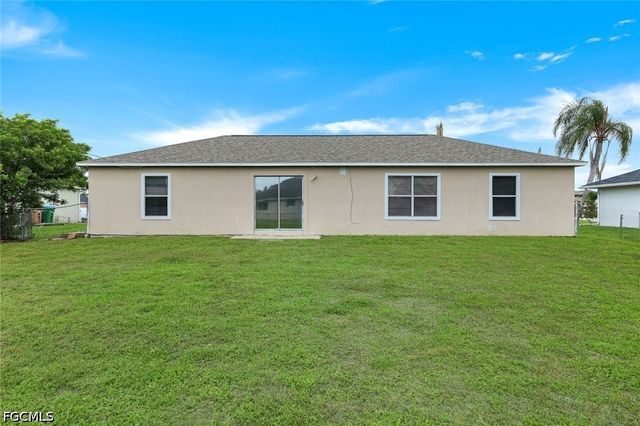 1409 SW 11th PL, Cape Coral, FL 33991