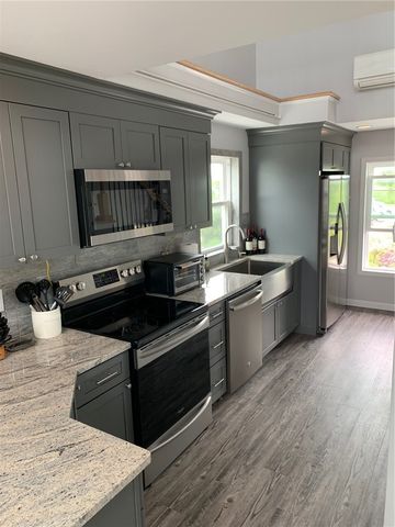 46 Follett Road, Narragansett, RI 02882