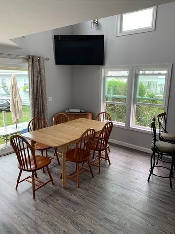 46 Follett Road, Narragansett, RI 02882