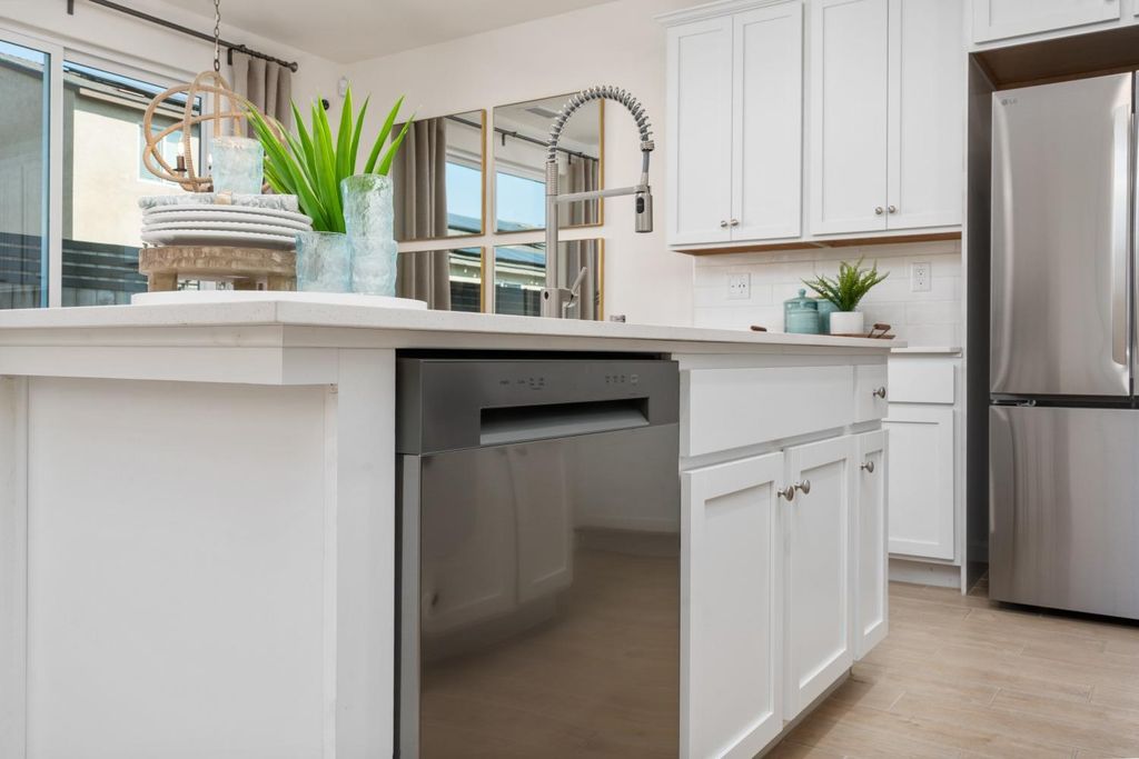 Image 19 of property listing at 6576 E Blushing Drive, Fresno, CA 93727