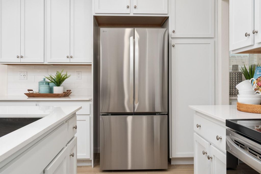 Image 20 of property listing at 6576 E Blushing Drive, Fresno, CA 93727