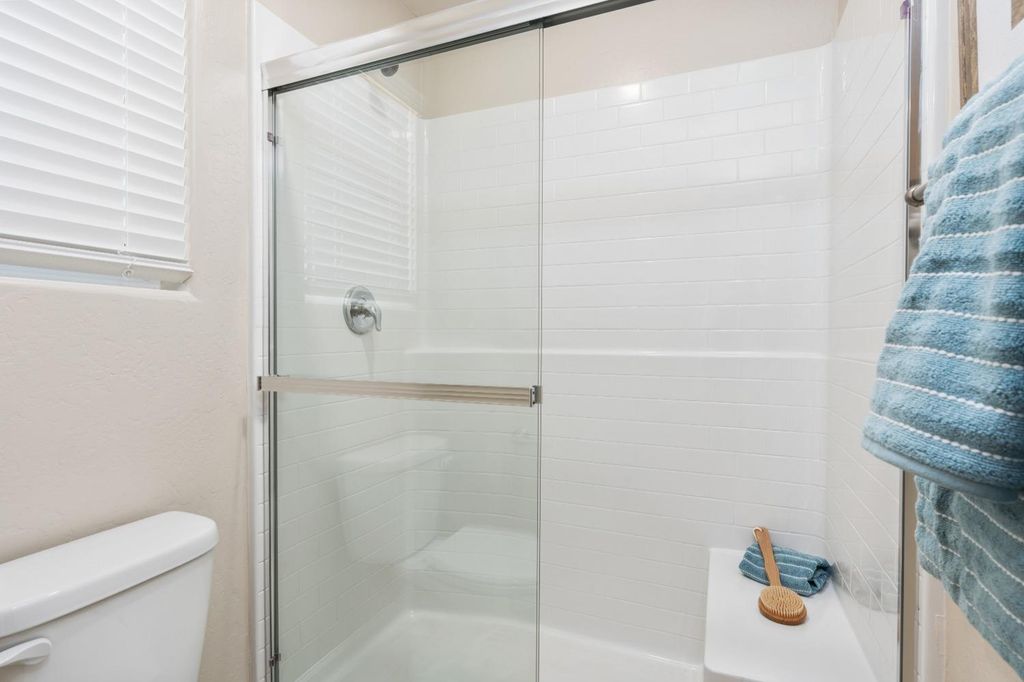 Image 28 of property listing at 6576 E Blushing Drive, Fresno, CA 93727