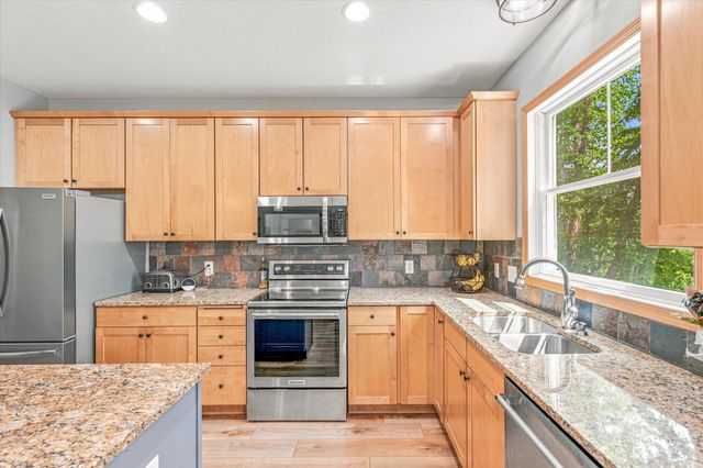 4377 Garden Way N, Hugo, MN 55038