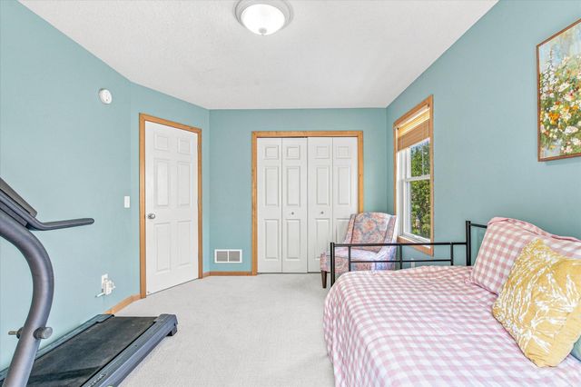 4377 Garden Way N, Hugo, MN 55038