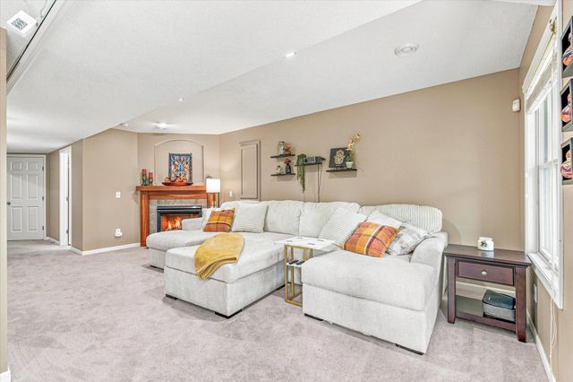 4377 Garden Way N, Hugo, MN 55038