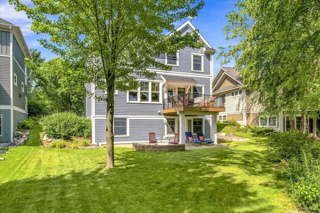 4377 Garden Way N, Hugo, MN 55038
