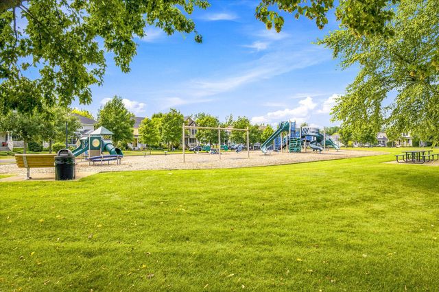 4377 Garden Way N, Hugo, MN 55038
