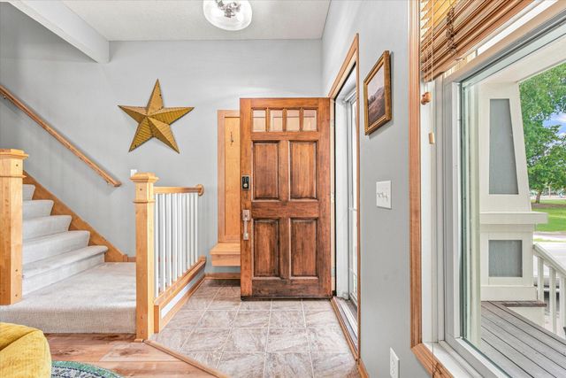 4377 Garden Way N, Hugo, MN 55038