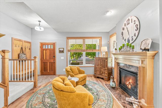 4377 Garden Way N, Hugo, MN 55038
