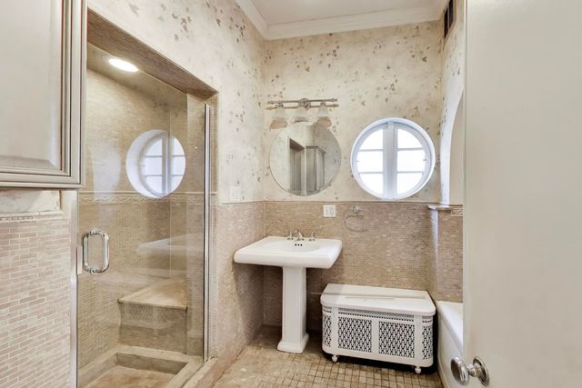 2629 N Troy Street, Chicago, IL 60647