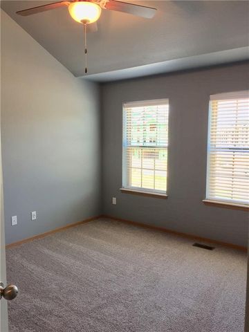2733 Cottonwillow, Fayetteville, AR 72704